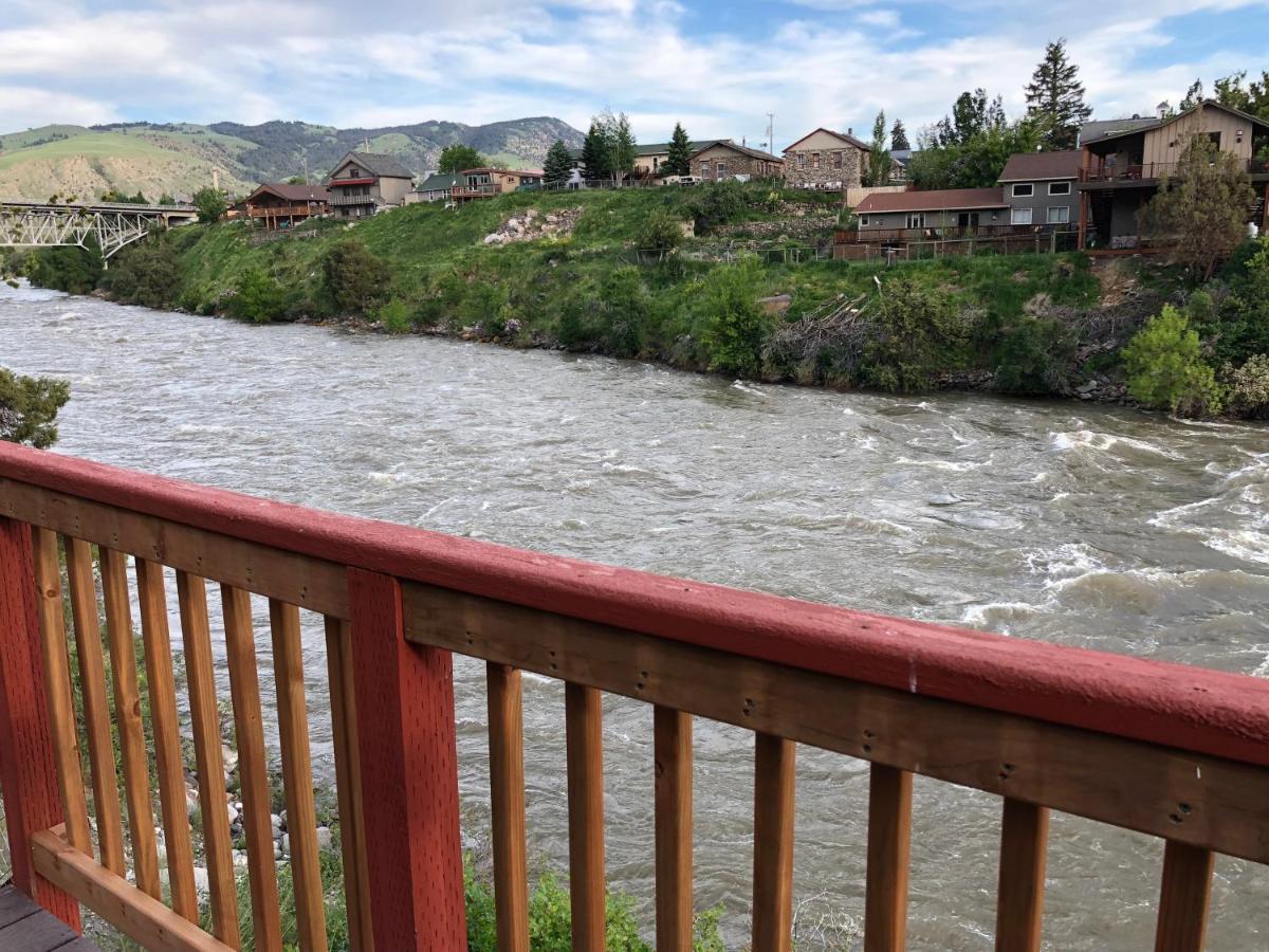 Yellowstone Riverside Cottages Гардінер Екстер'єр фото