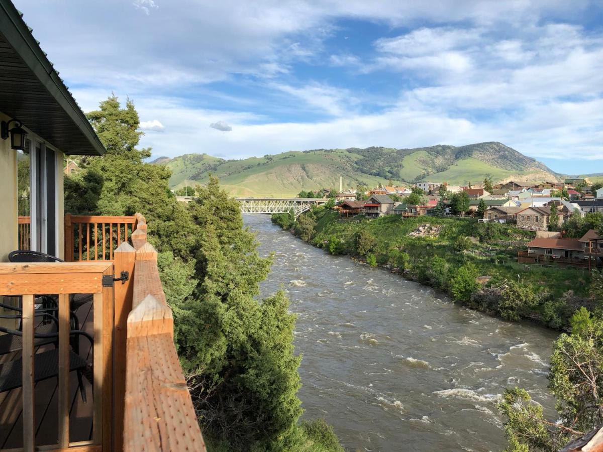 Yellowstone Riverside Cottages Гардінер Екстер'єр фото