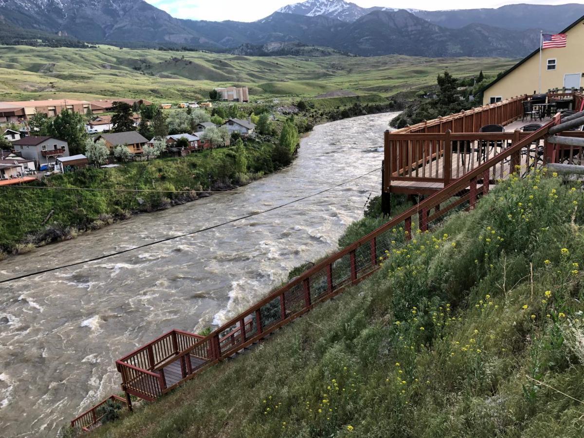 Yellowstone Riverside Cottages Гардінер Екстер'єр фото